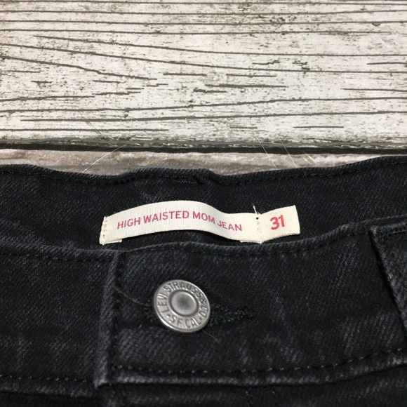 Levi’s High Waisted Mom Jeans Women’s 31x29 Washed Black Denim Stretch - Picture 9 of 10